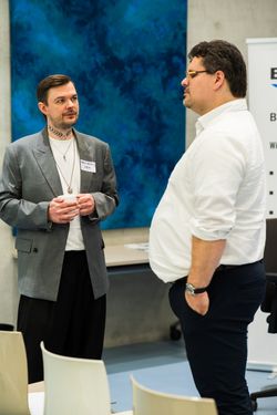 R. Wesely, H&M, G. Winkel swoofle