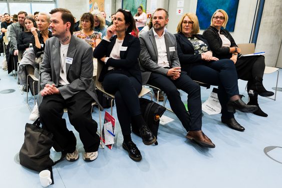 R. Wesely, K. Augustin, H. Kröger, L. Unfried