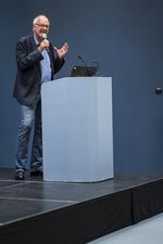 Theo Jannet beim Vortrag