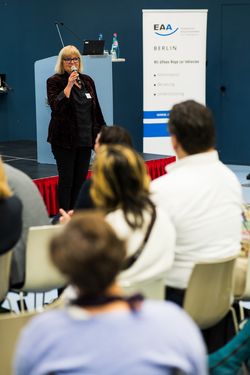 S.Pfennig-Engel, Moderation